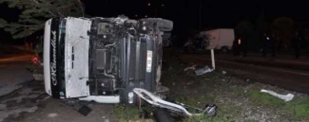 Galip Derviş ekibinin minibüsü kaza yaptı!