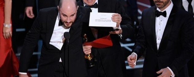 Oscar 2017'de en iyi film ödülü yanlış anons edildi