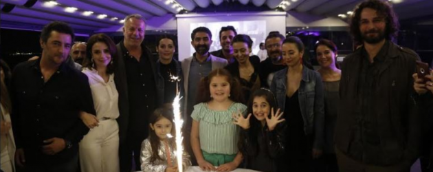 Bir Aile Hikayesi'nin oyuncuları sezon finalini kutladı!