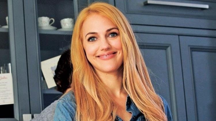 18-11/12/meryem-uzerli-ufak-tefek-cinayetler.jpg