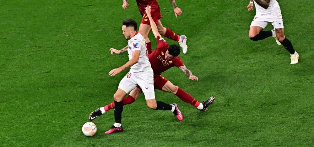 23-06/01/2023-05-31t204459z_1841550624_up1ej5v1lmxqc_rtrmadp_3_soccer-europa-sev-rom-report-e1685569699329.jpg