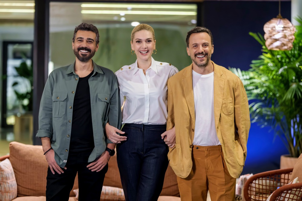 23-09/21/1695278585_prime_video_d______m_caner_cindoruk_berg__zar_korel_serkan_altunorak-1695281004.jpg