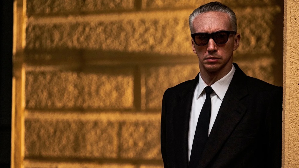 23-10/22/ferrari_movie-header.jpg