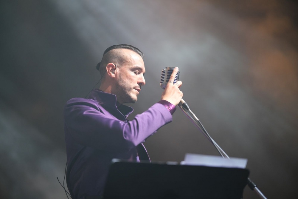 23-10/26/cem-adrian-2.jpg