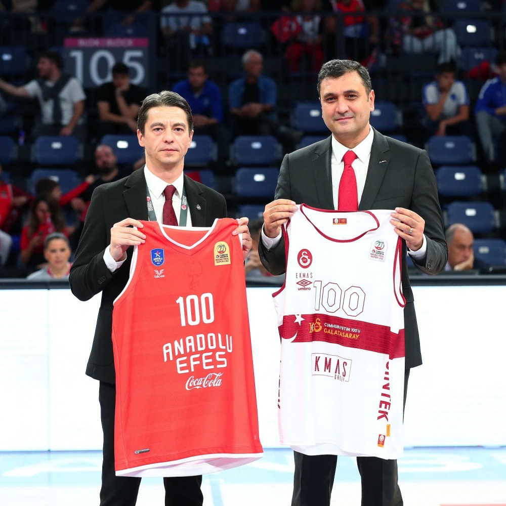 23-10/30/1698605169_anadolu_efes_genel_direkt__r___alper_y__lmaz_ve_galatasaray_ekmas_genel_menajeri_turgay_zeyting__z.jpg