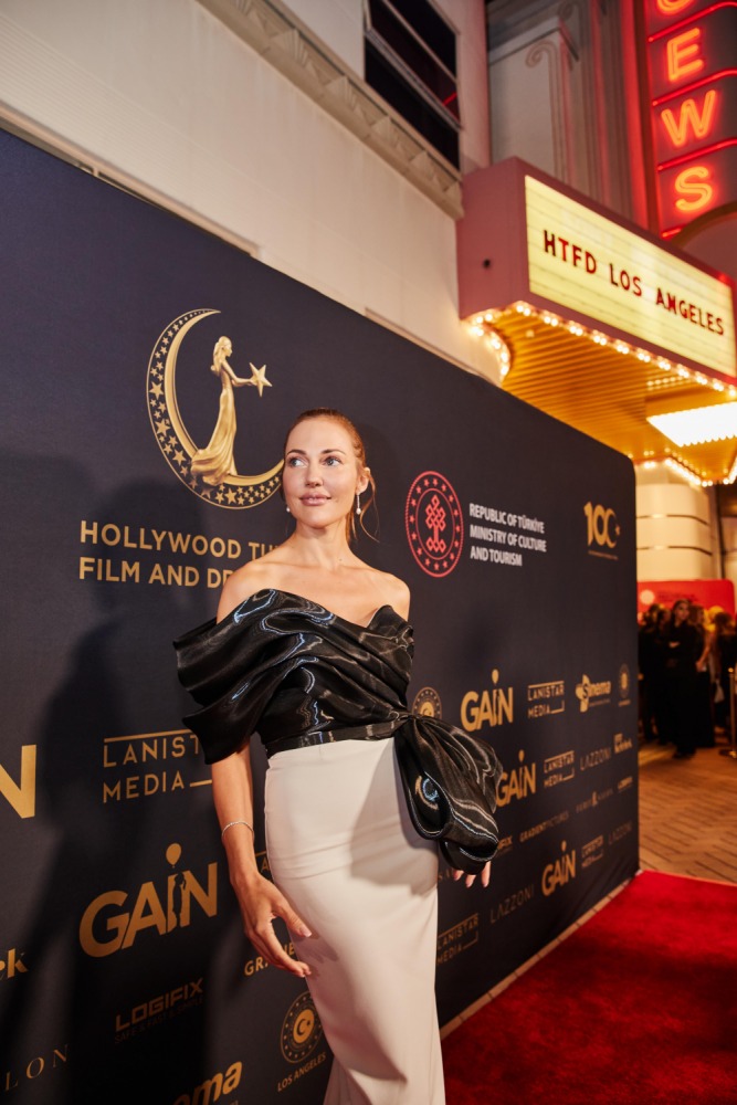 23-11/07/1699358481_meryem_uzerli_3.jpg