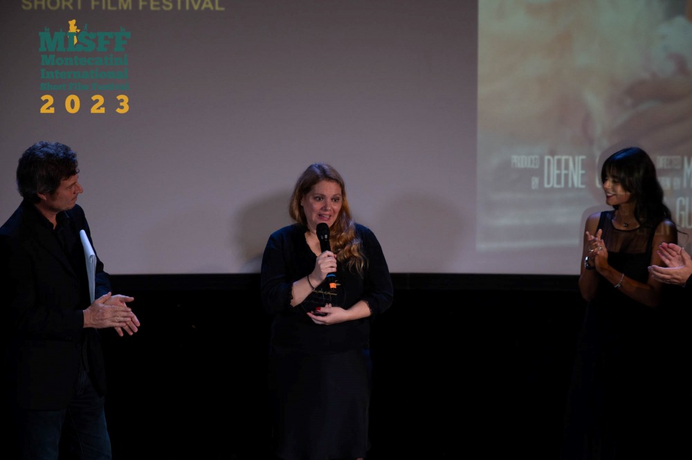23-11/07/merve-gezen-odul-alirken-montecatini-uluslararasi-kisa-film-festivali-z62_0249.jpg